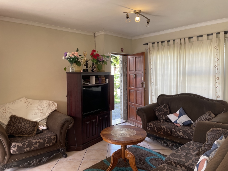 2 Bedroom Property for Sale in De Kuilen Western Cape